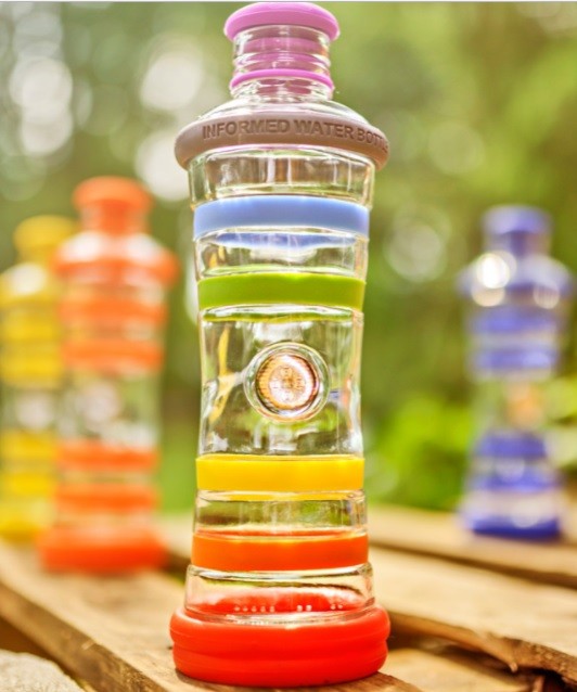 Bouteille d'eau informée i9 (couleur des 7 chakras)