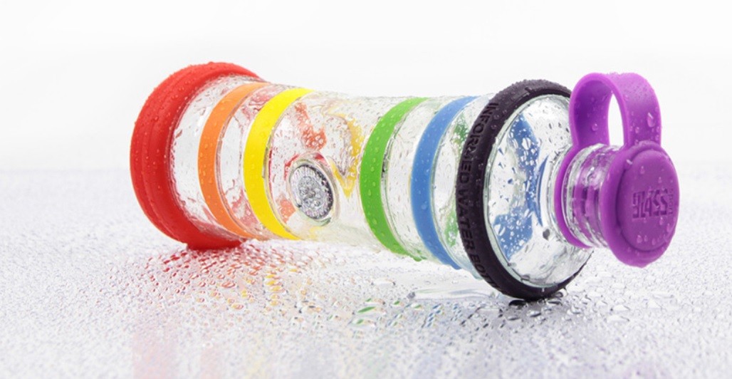 Bouteille d'eau informée i9 (couleur des 7 chakras)
